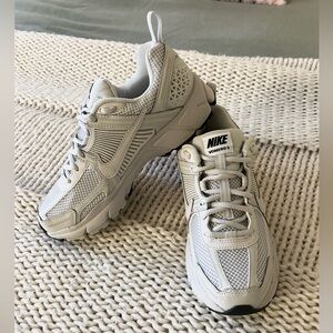 Nike Vomero 5 White Gray Sneakers Grade School